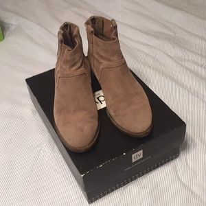 Dolce Vita taupe suede booties size 6.5